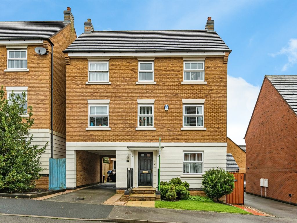 4 bed detached house for sale in Attingham Drive, Dudley DY1, £385,000