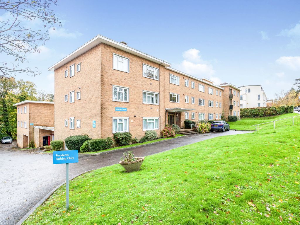 1 bed flat to rent in Winkfield Court, Boltro Road, Haywards Heath RH16