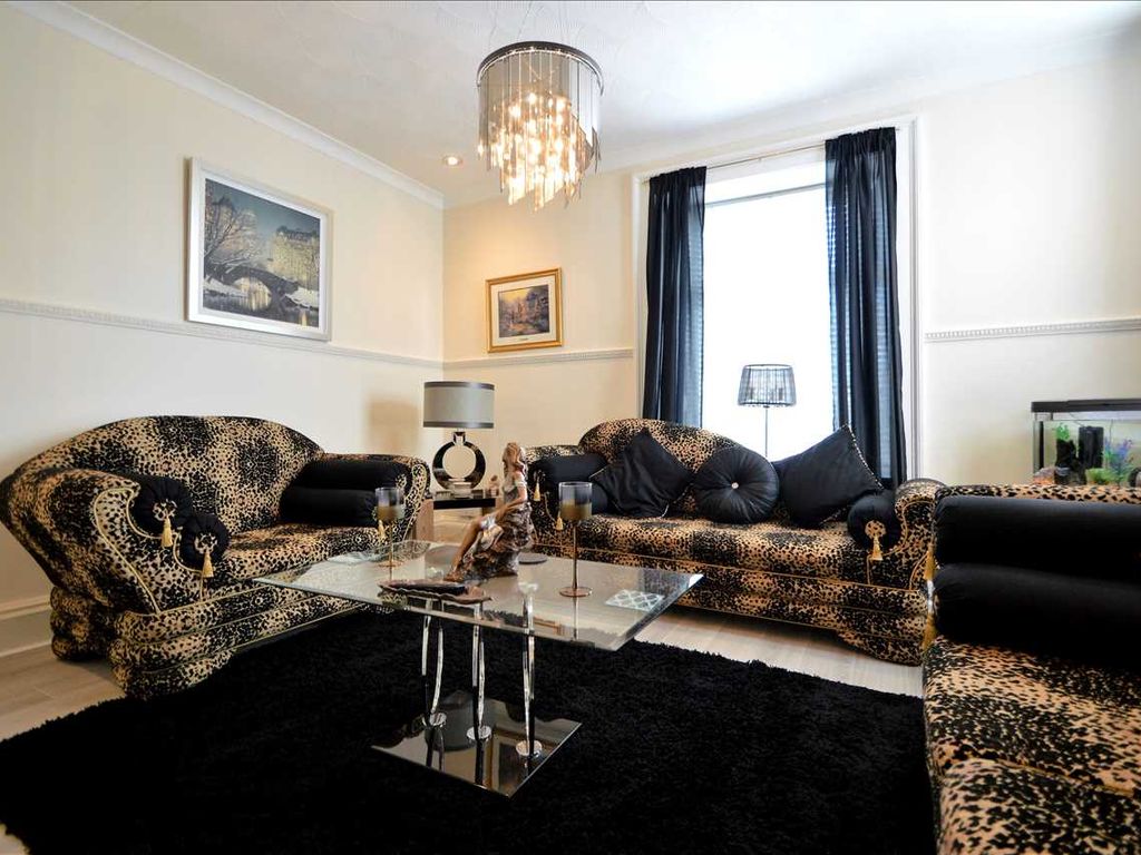 4 bed semidetached house for sale in Main Street, Overtown, Wishaw ML2