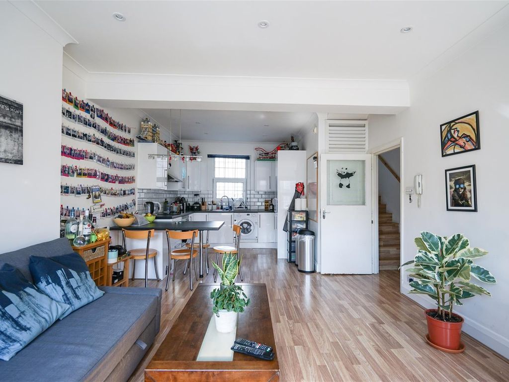 2 bed flat to rent in Camden High Street, Camden Town NW1 Zoopla