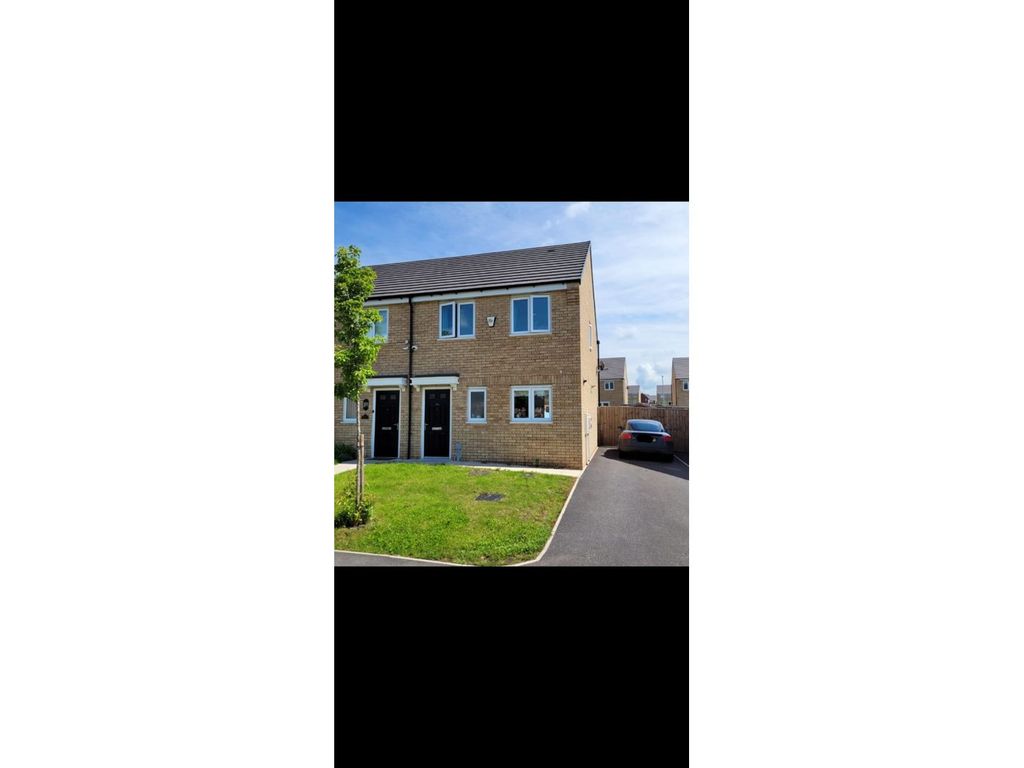 New home, 3 bed semidetached house for sale in South Parkway, Leeds