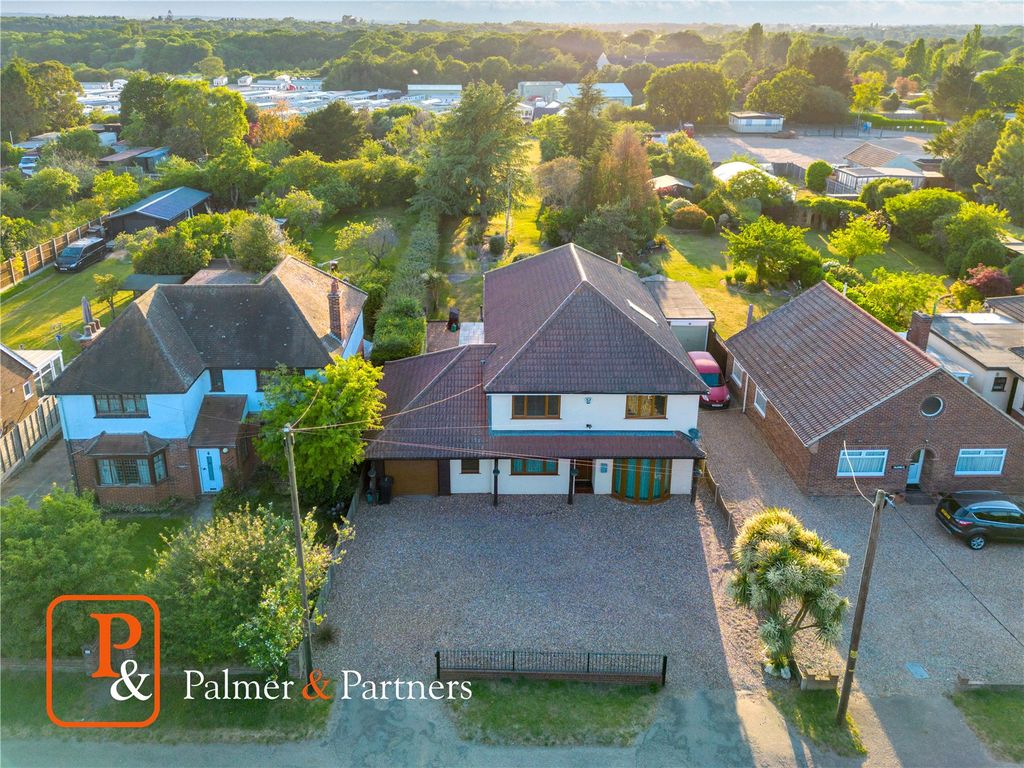 4 bed detached house for sale in Brightlingsea Road, Thorrington