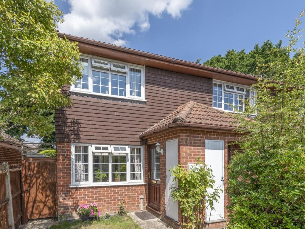 1 bed for sale in Mytchett, Camberley GU16 Zoopla