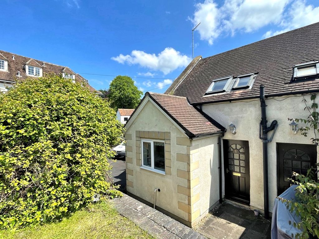 2 bed end terrace house for sale in School Road, WottonUnderEdge GL12