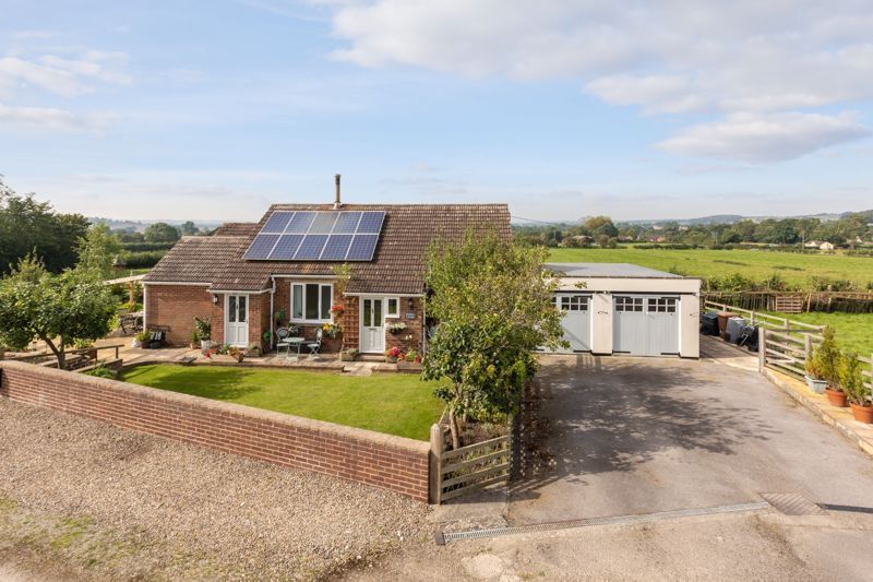 4 bed detached house for sale in Pickering Road, Keldholme