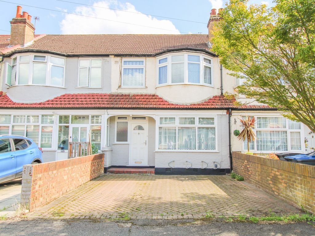 3 bed semidetached house for sale in Cranborne Avenue, Surbiton KT6, £