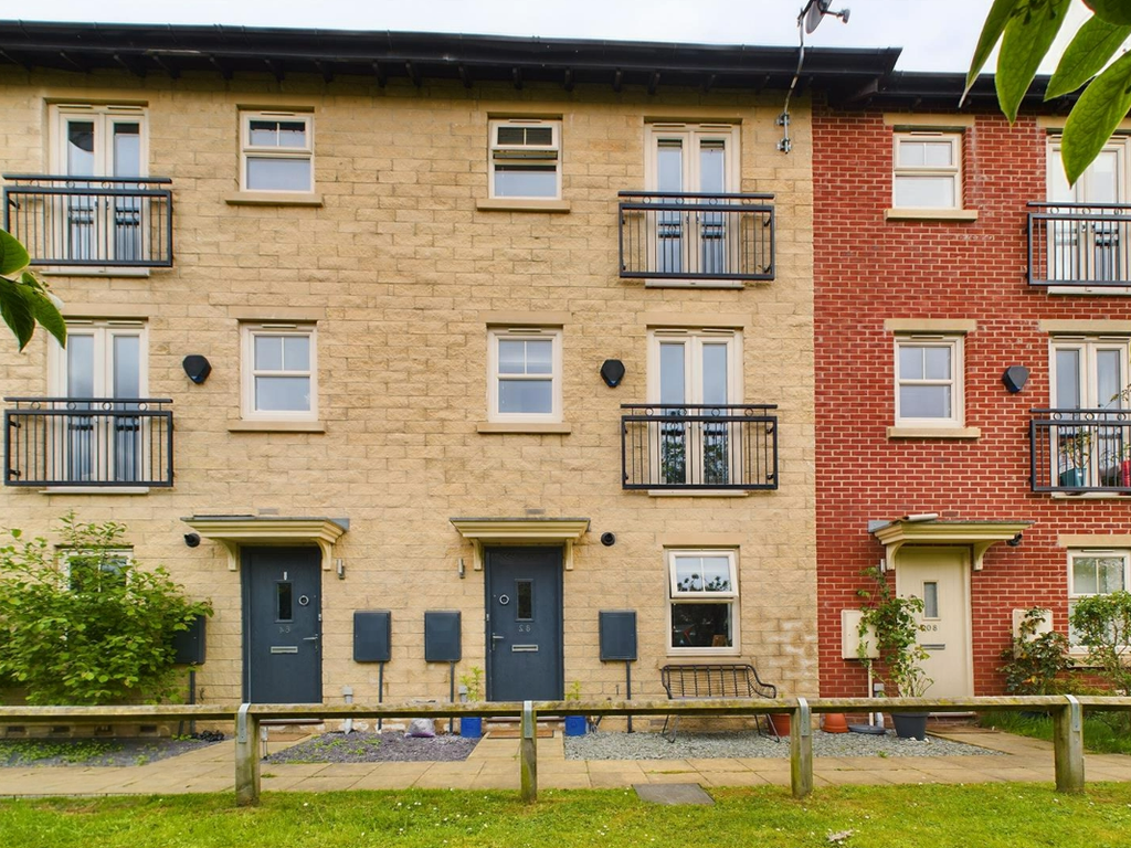 2 bed town house for sale in Holts Crest Way, Leeds LS12, £260,000 Zoopla