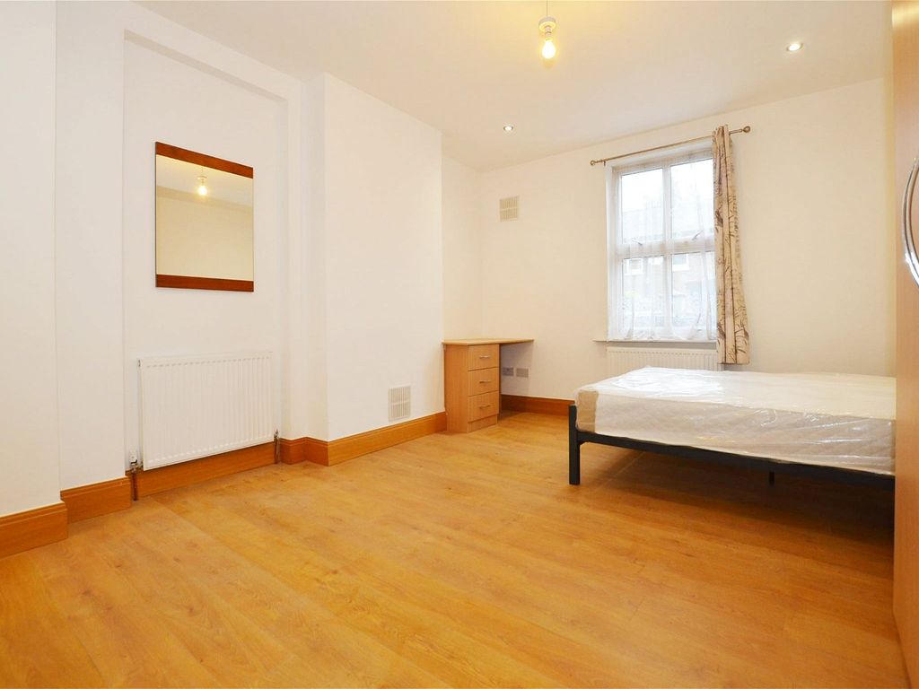 1 bed flat to rent in Twickenham Road, Isleworth TW7, £1,400 pcm Zoopla