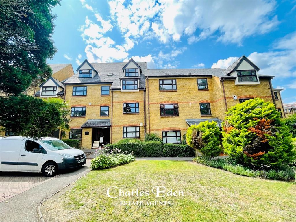 1 bed flat for sale in Albemarle Park, Albemarle Road, Beckenham BR3