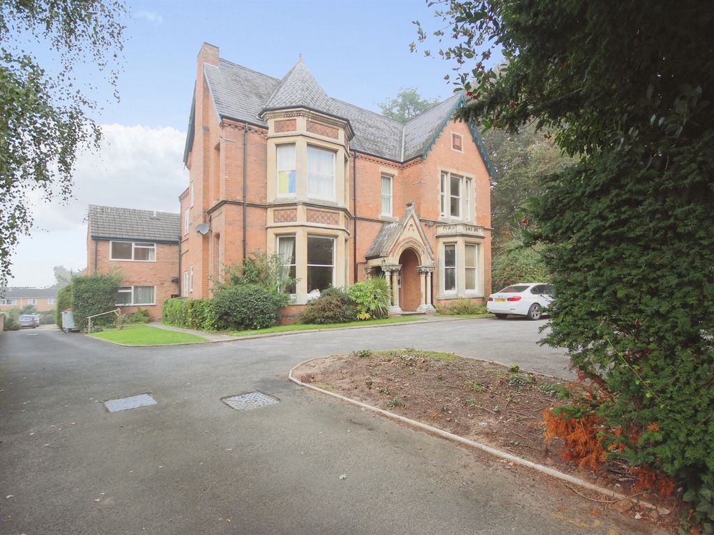 2 bed flat for sale in Lillington Road, Leamington Spa CV32, £230,000 Zoopla