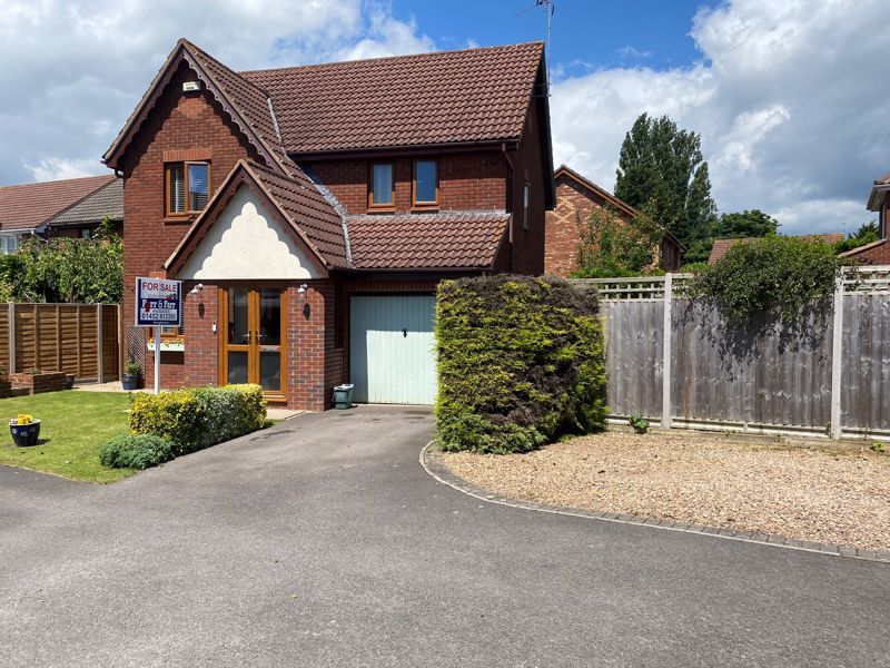 3 bed detached house for sale in Grierson Close, Hucclecote, Gloucester