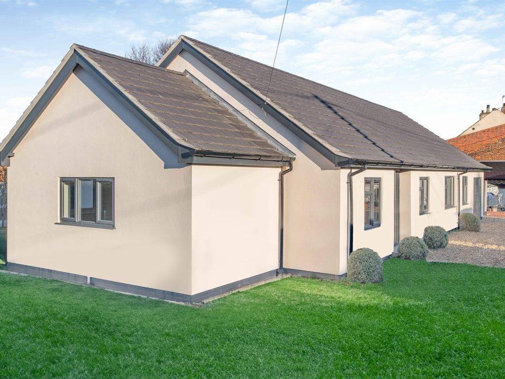 4 bed detached bungalow for sale in Mill Road, Blofield, Norwich NR13