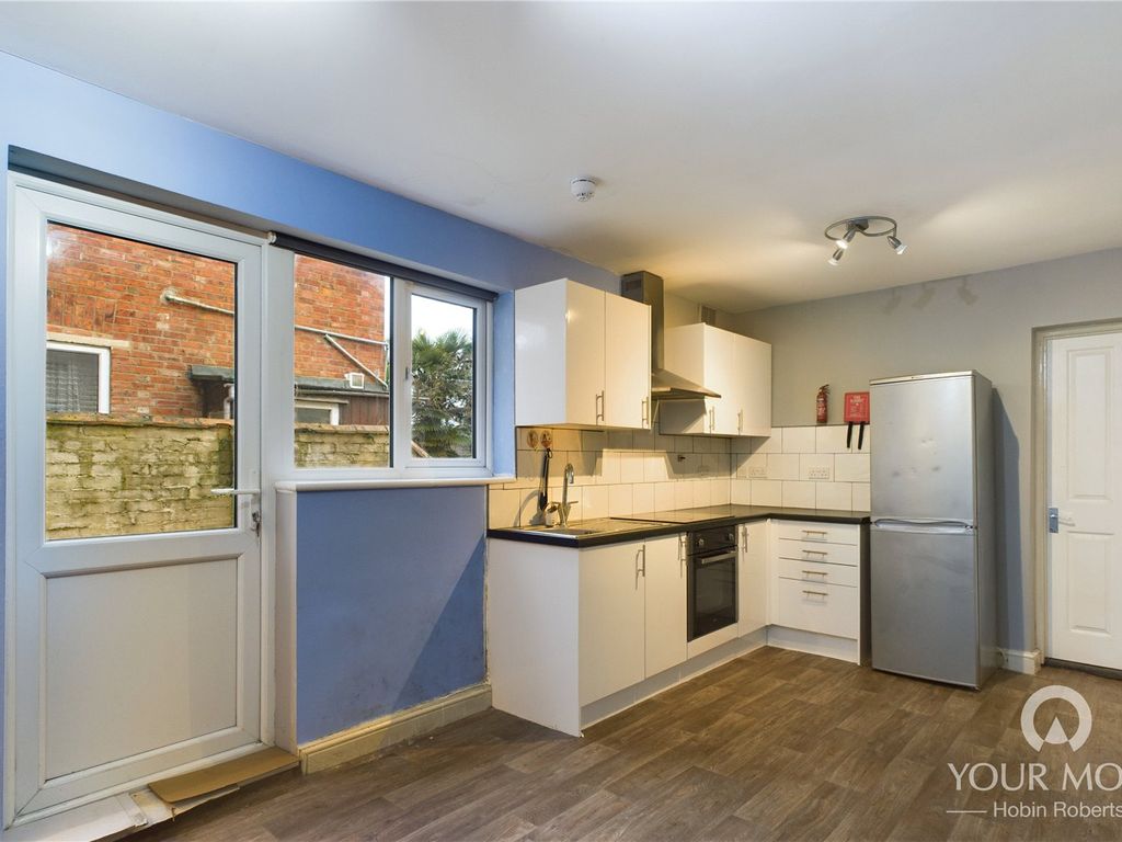 2 bed flat to rent in St. Pauls Road, Semilong, Northampton NN2, £875