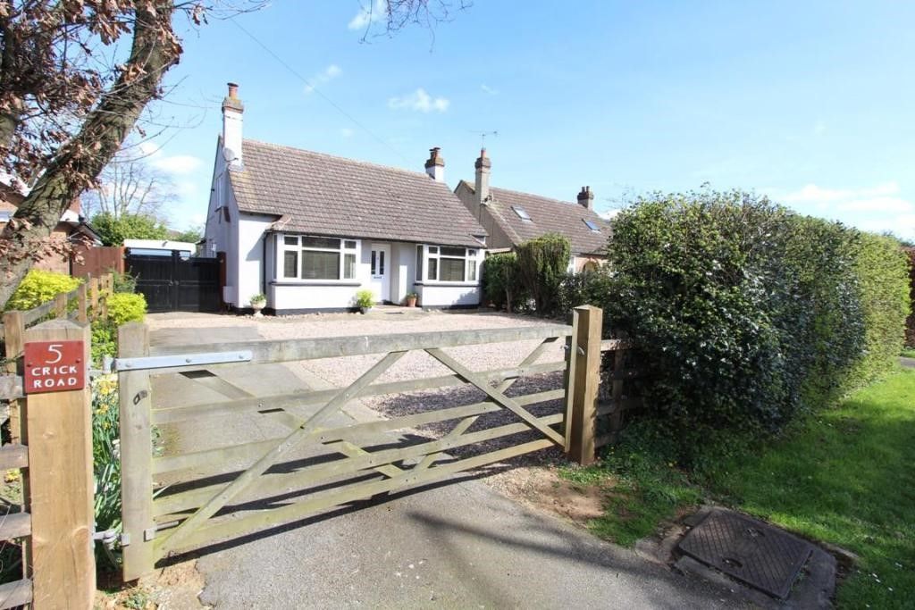 3 bed detached bungalow for sale in Crick Road, Hillmorton, Rugby CV21, £375,000 Zoopla