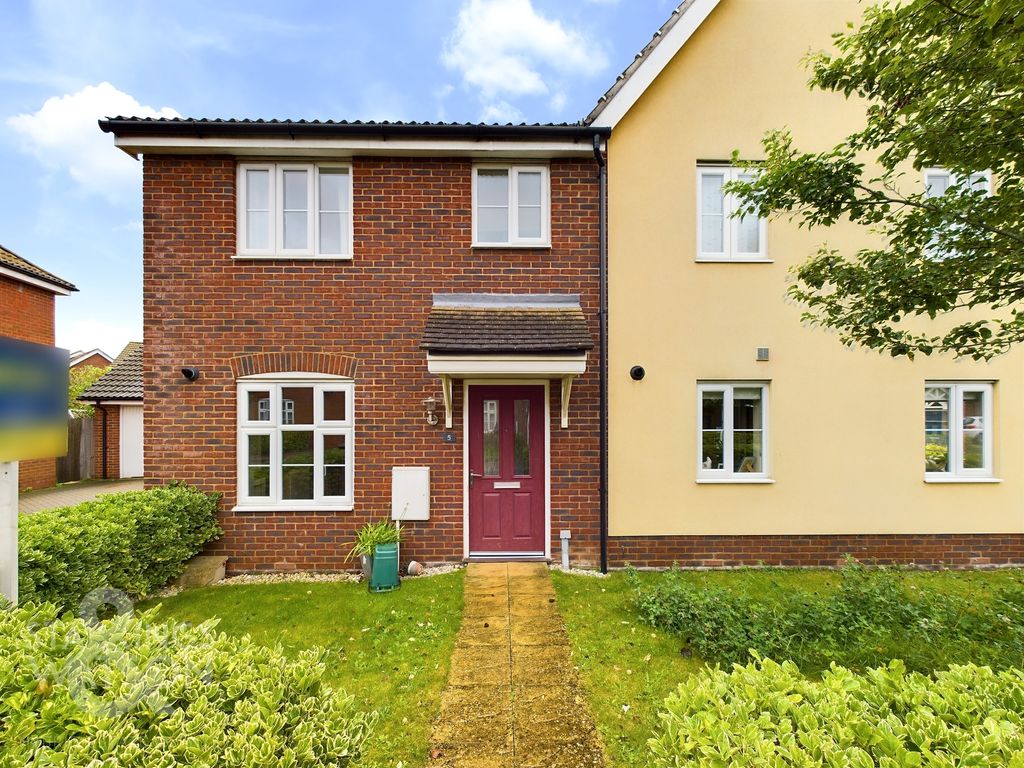 3 bed semidetached house for sale in Ernest Drive, Old Catton, Norwich