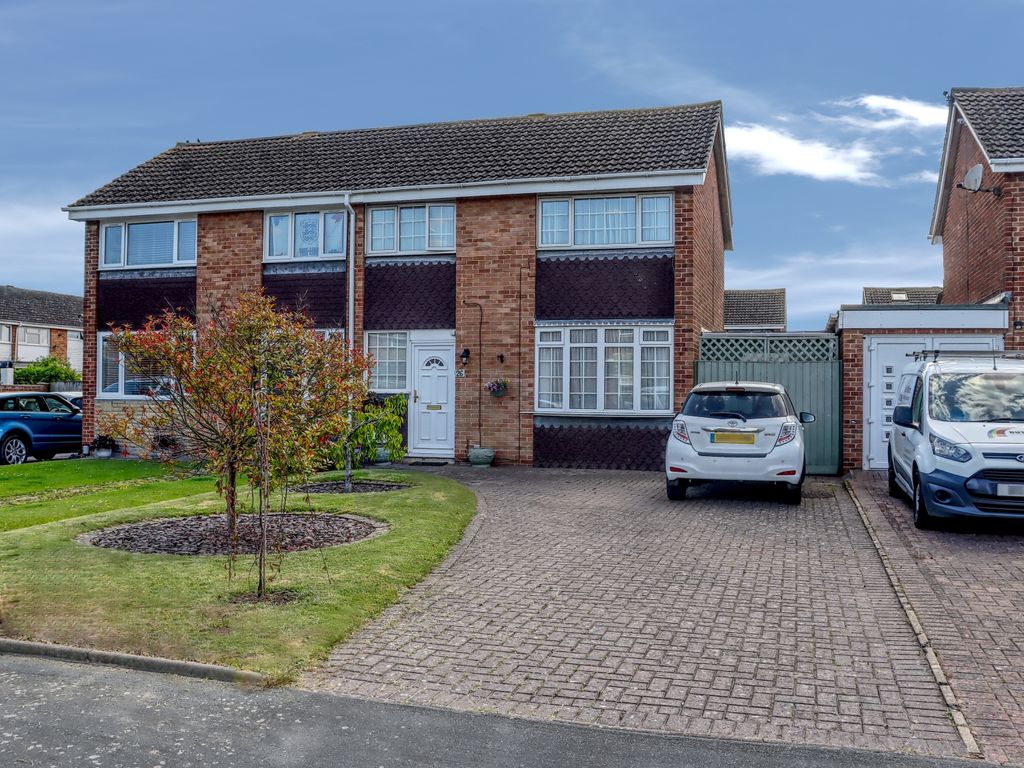 3 bed semidetached house for sale in Polton Dale, Swindon SN3, £