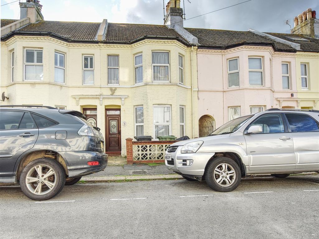 3 bed terraced house for sale in Cornwall Road, BexhillOnSea TN39, £