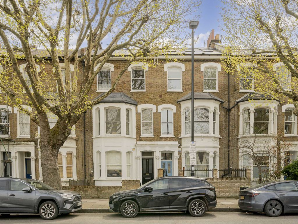 3 bed flat for sale in Hanley Road, London N4 Zoopla