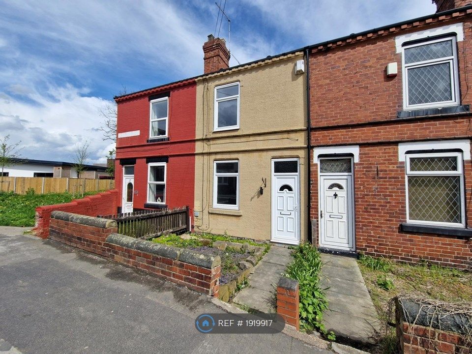 2 bed terraced house to rent in Southmoor Road, Hemsworth, Pontefract