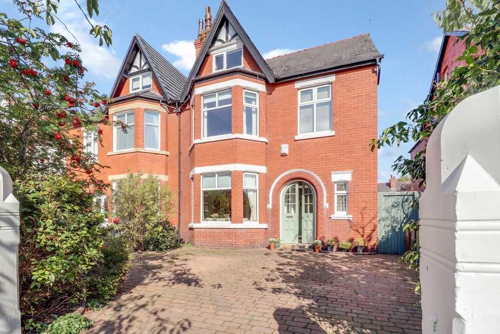 Melling Road, Southport PR9  