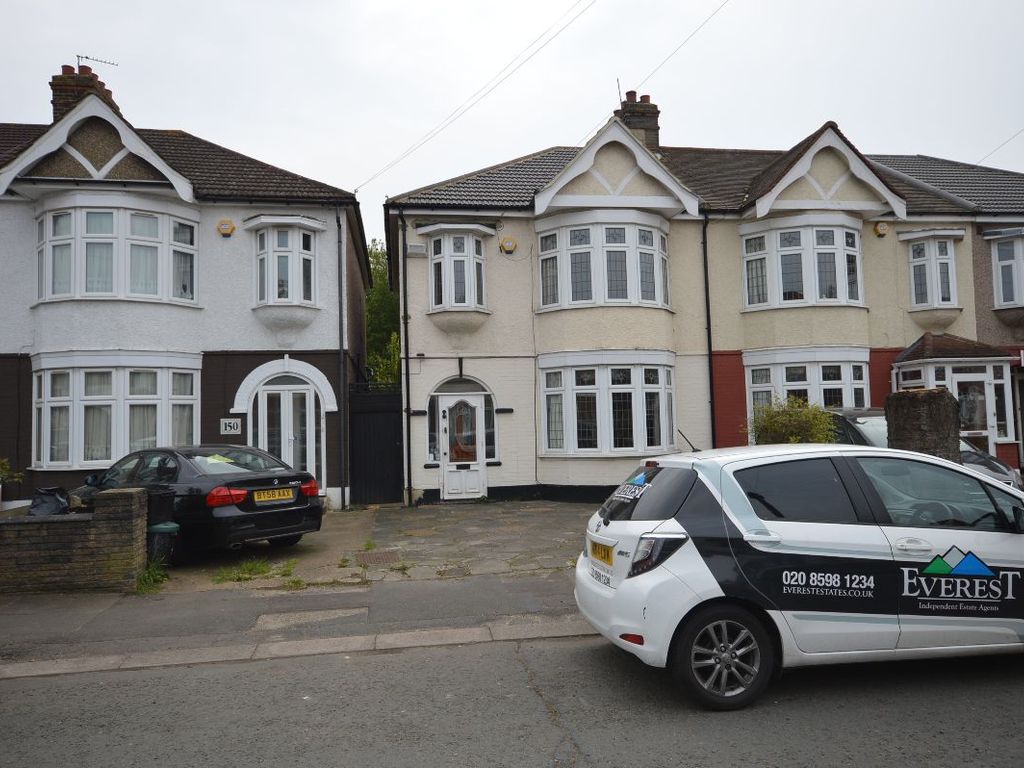 3 bed detached house to rent in Dawlish Drive, Ilford IG3 Zoopla