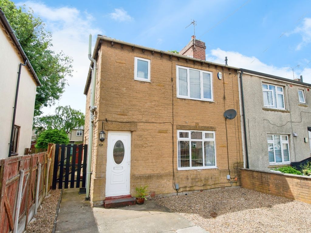 3 bed semidetached house for sale in Henson Grove, Castleford, West
