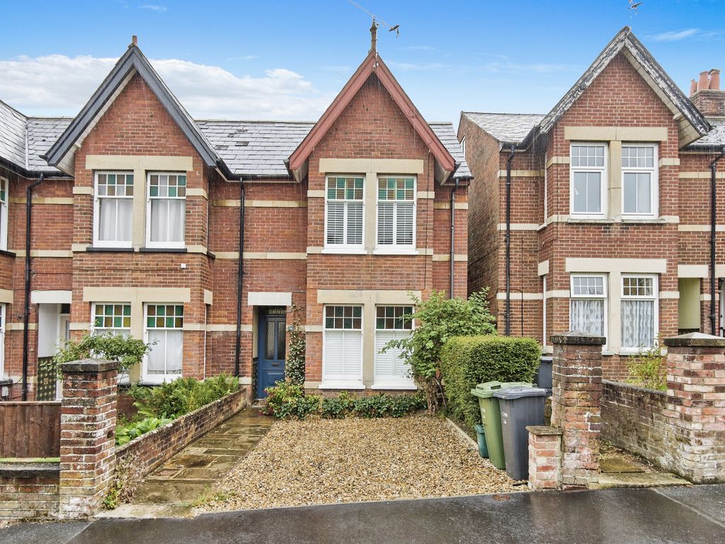 3 bed semidetached house to rent in Mill Hill Road, Cowes PO31 Zoopla