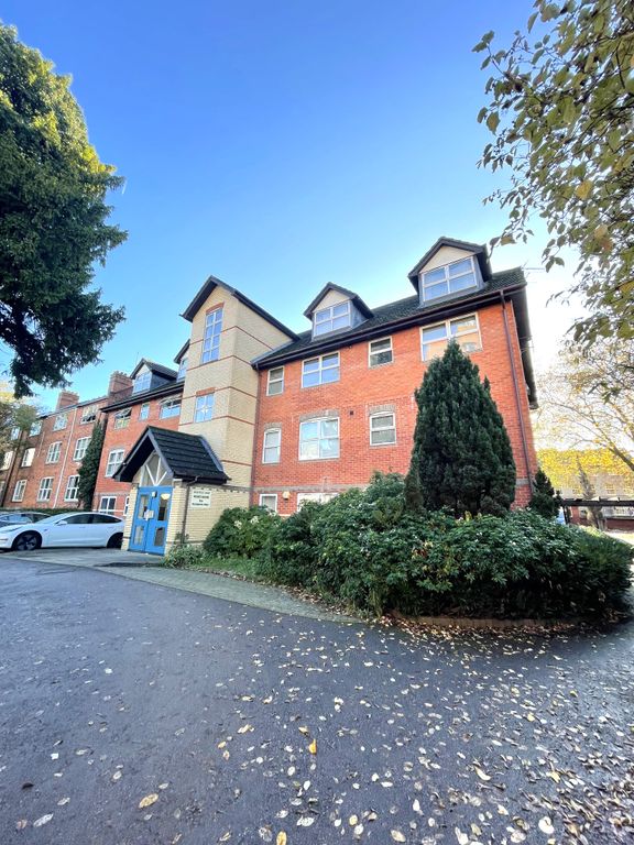 2 bed flat to rent in Prestwick Ct., Muirfield Close, Reading RG1, £