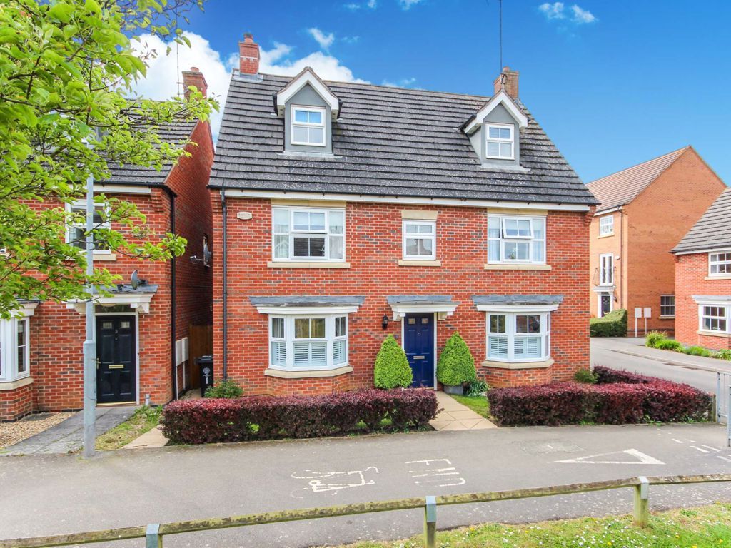 5 bed detached house for sale in Blackwell Close, Higham Ferrers