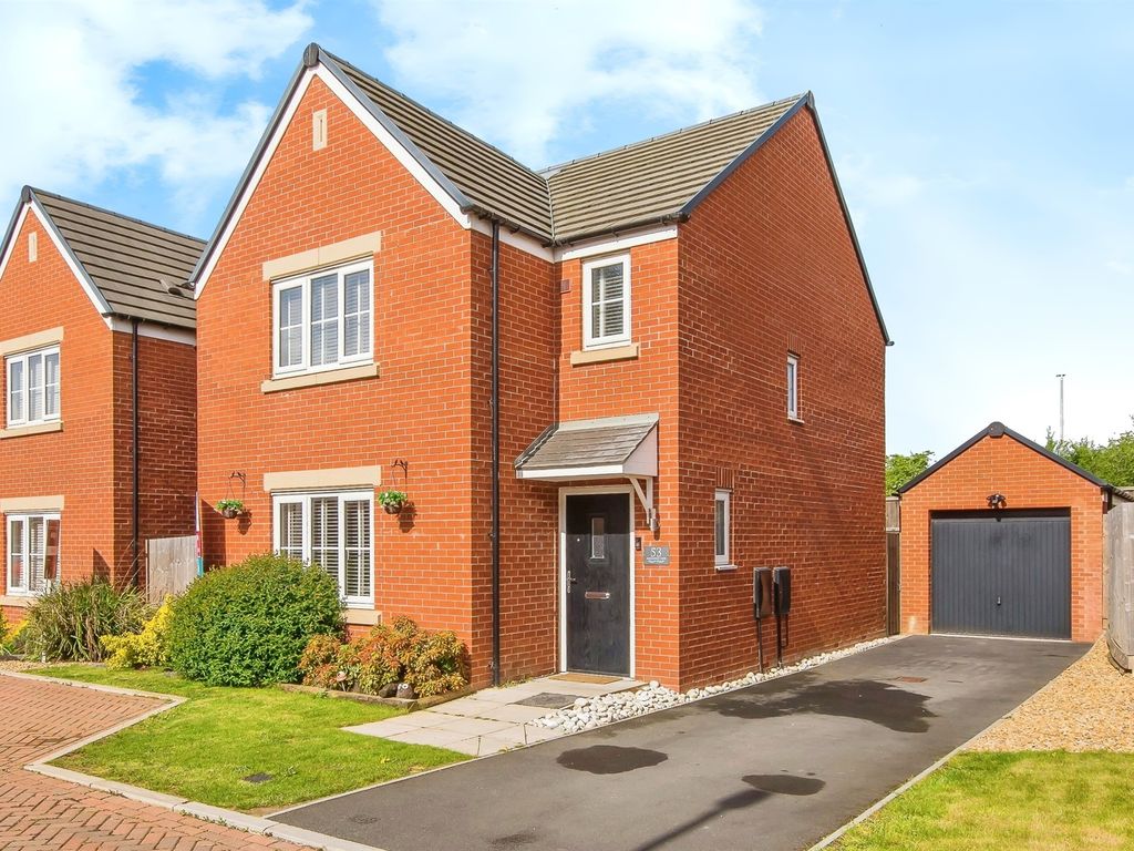 3 bed detached house for sale in Adlington Close, Hampton Gardens