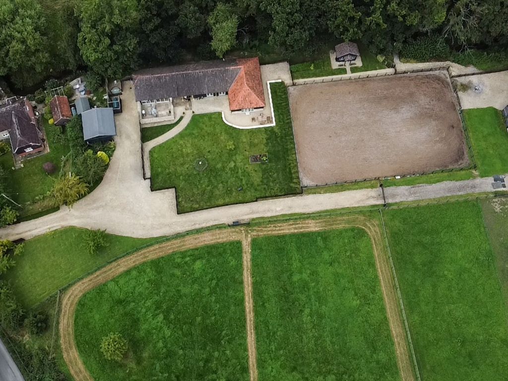 3 bed detached bungalow for sale in Fontmell Magna, Shaftesbury SP7, £