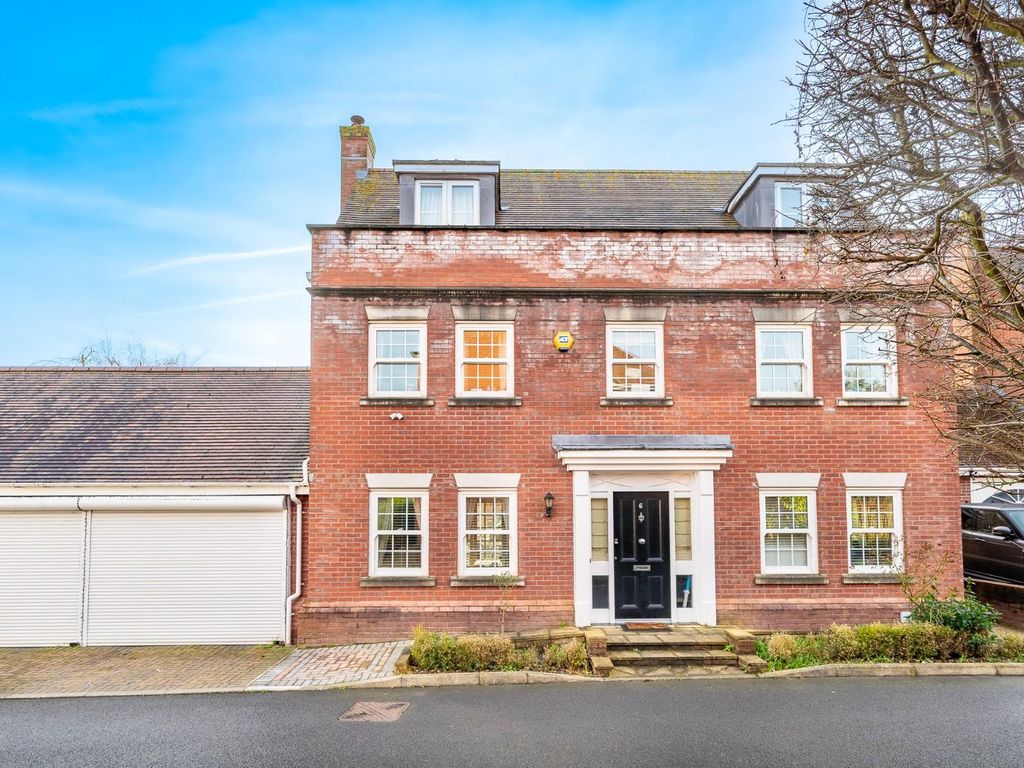 5 bed detached house for sale in Quilberry Drive, Great Notley