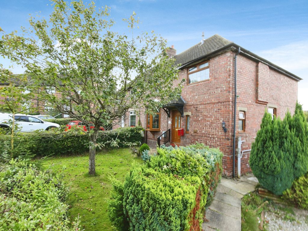 4 bed semidetached house for sale in Burton Avenue, Tarporley CW6, £