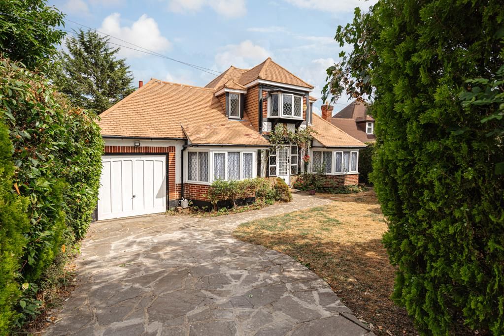 4 bed detached bungalow for sale in Tattenham Crescent, Epsom KT18 Zoopla