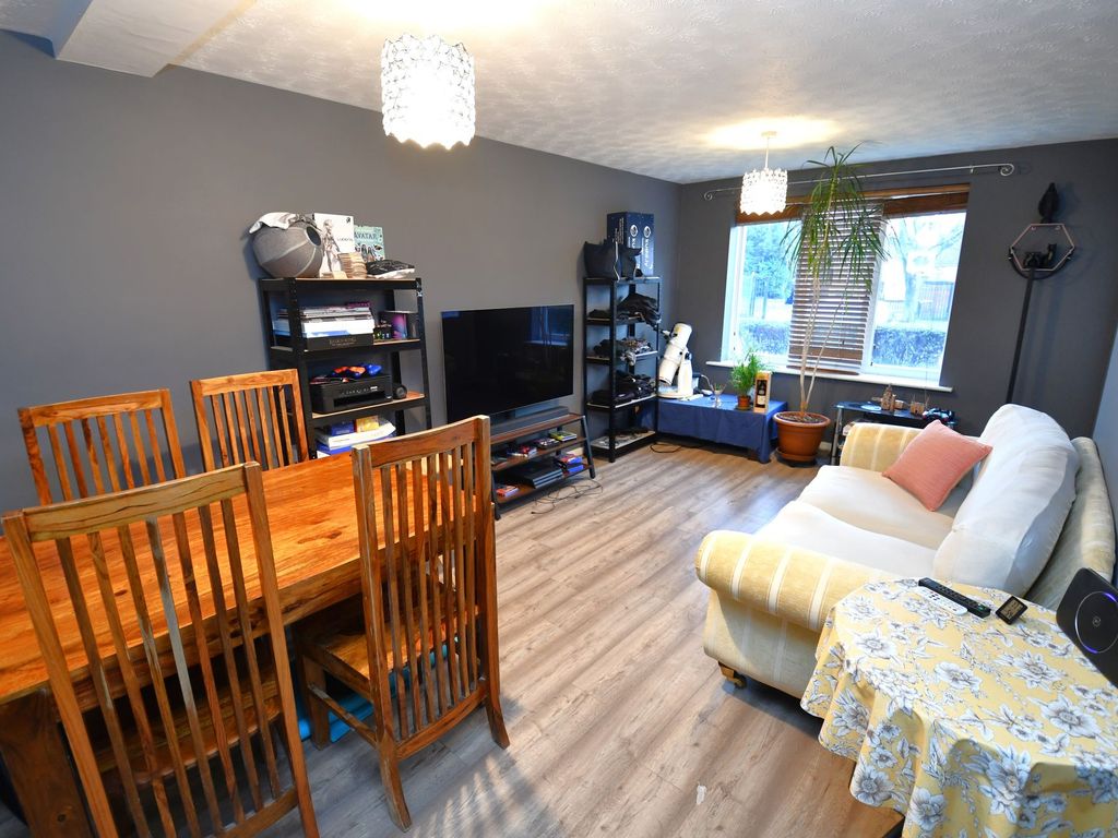 1 bed flat for sale in Brotherton Drive, Salford M3, £150,000 Zoopla