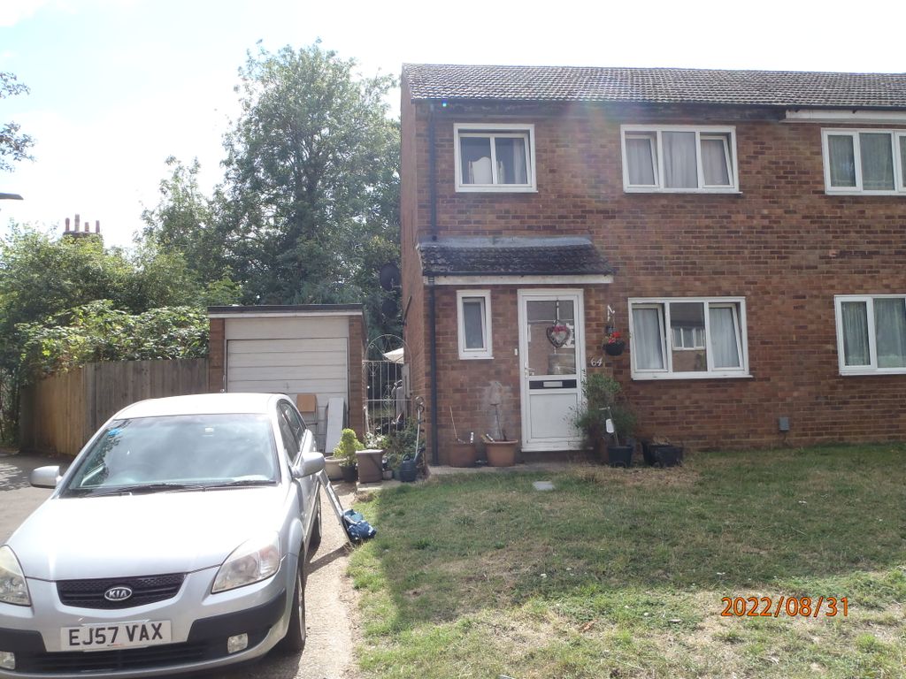 3 bed semidetached house to rent in Meadowbank, Hitchin SG4 Zoopla
