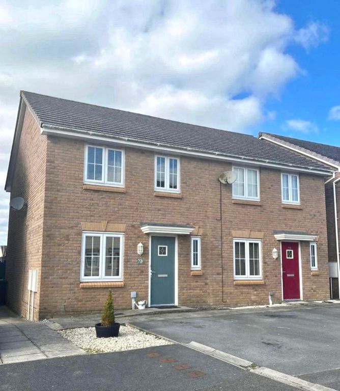 3 bed semidetached house for sale in Bryn Uchaf, Llanelli SA14, £