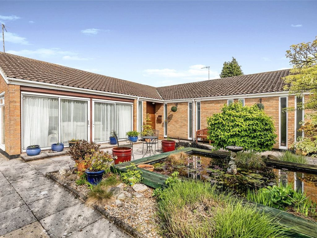 3 bed bungalow for sale in Old Priory Road, EastonInGordano, Bristol