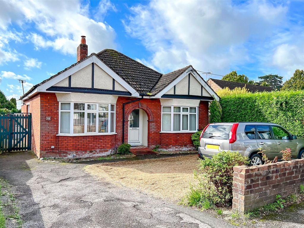 3 bed bungalow for sale in Thornhill Park Road, Southampton, Hampshire