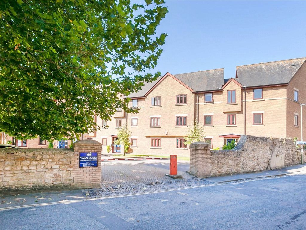 2 bed flat for sale in Swan Court, Paradise Street, Oxford OX1, £