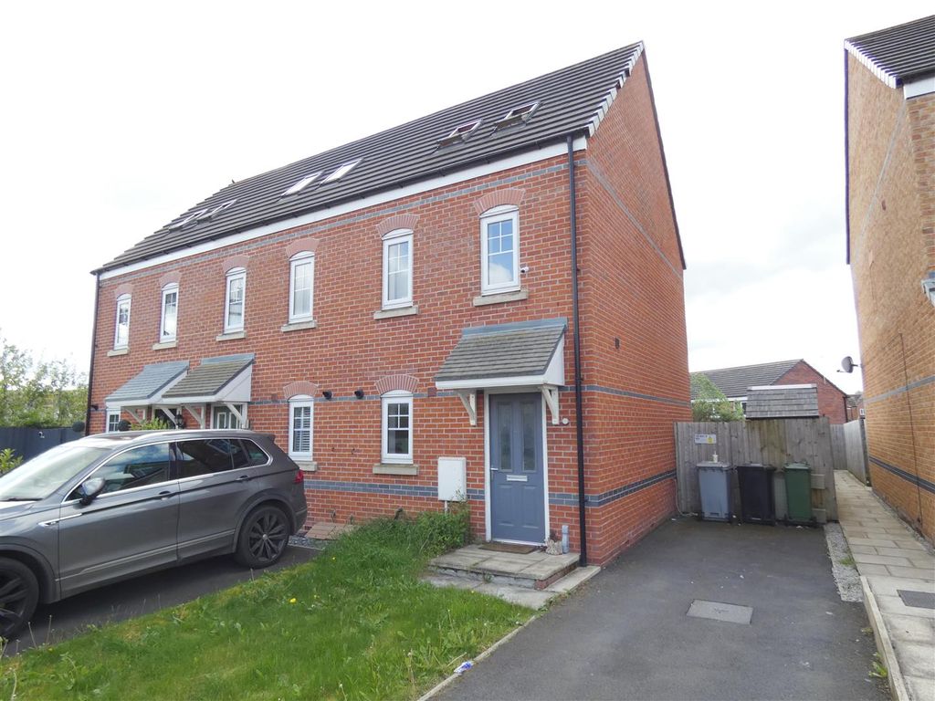 3 bed semidetached house for sale in Redshank Place, Sandbach CW11