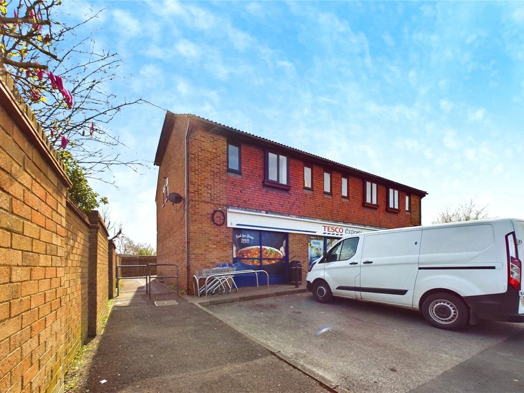 1 bed flat to rent in Knowsley Road, Tilehurst, Reading RG31, £950 pcm