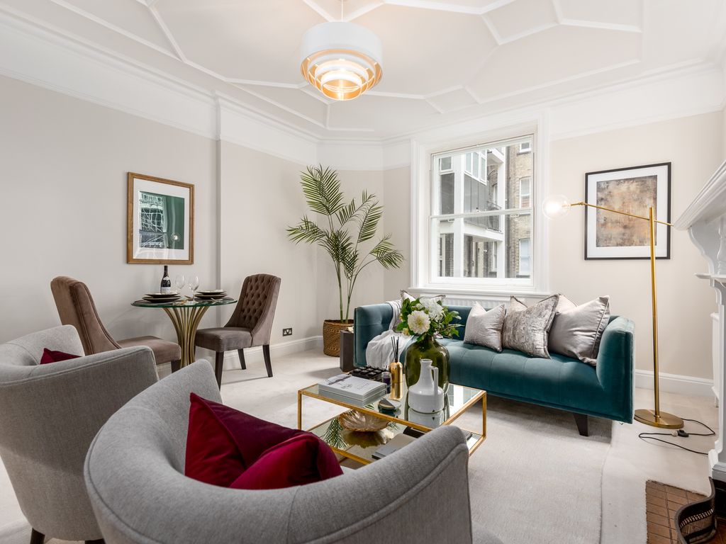 3 bed flat for sale in Clarence Gate Gardens, Glentworth Street, London