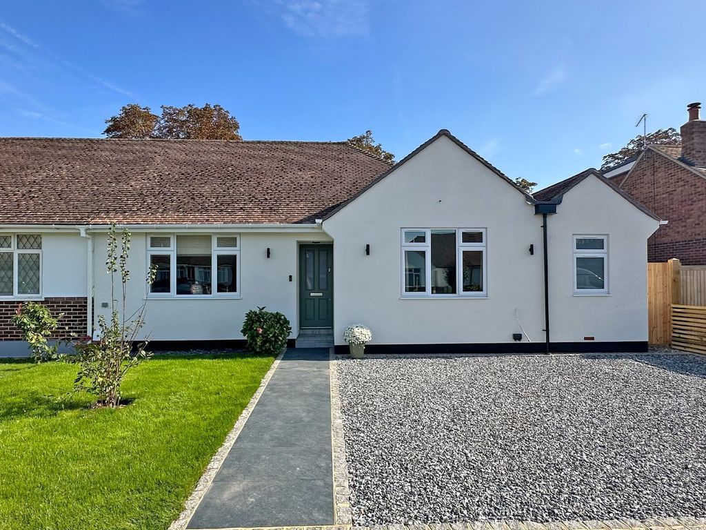 3 bed semidetached house for sale in Ray Lea Road, Maidenhead