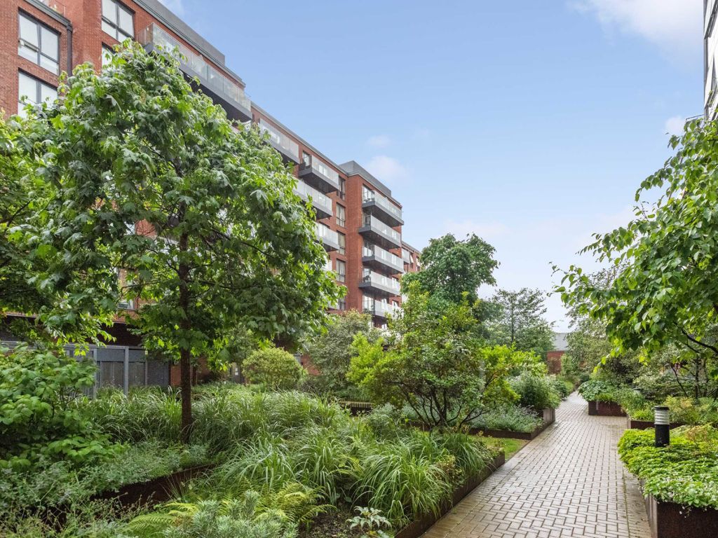 2 bed flat for sale in Gaumont Place, London SW2, £445,000 Zoopla