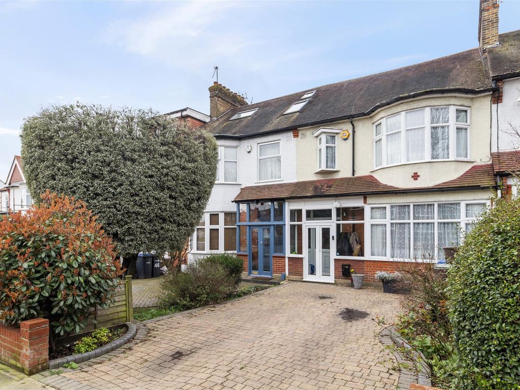 3 bed terraced house for sale in Bush Hill Road, London N21, £699,995