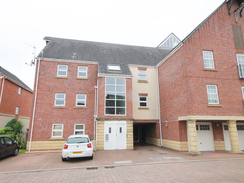 2 bed flat for sale in Weavers Court, Buckshaw Village, Chorley PR7, £