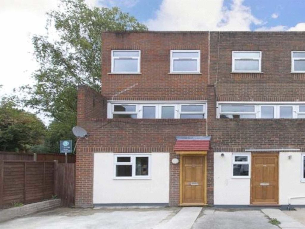 4 bed property to rent in Worcester Road, London SW19, £3,750 pcm Zoopla