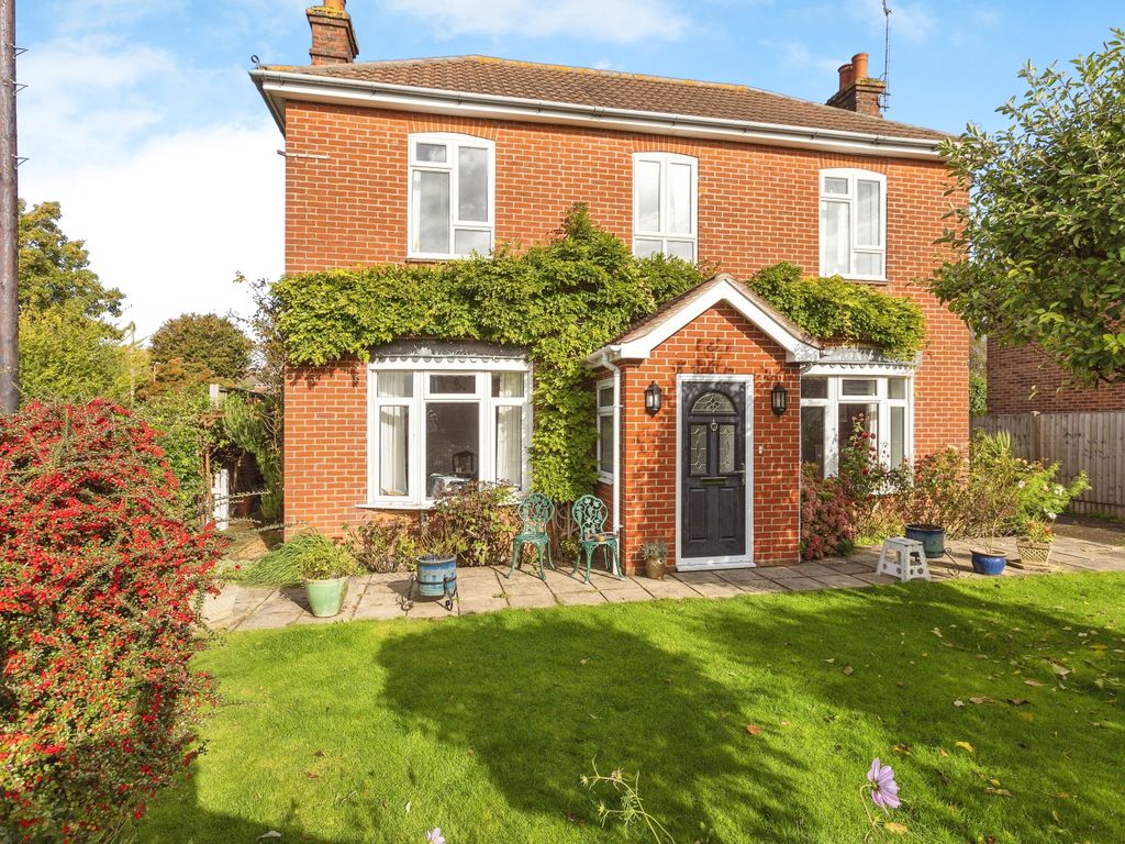 3 bed detached house for sale in Fourth Avenue, Havant, Hampshire PO9, £600,000 Zoopla