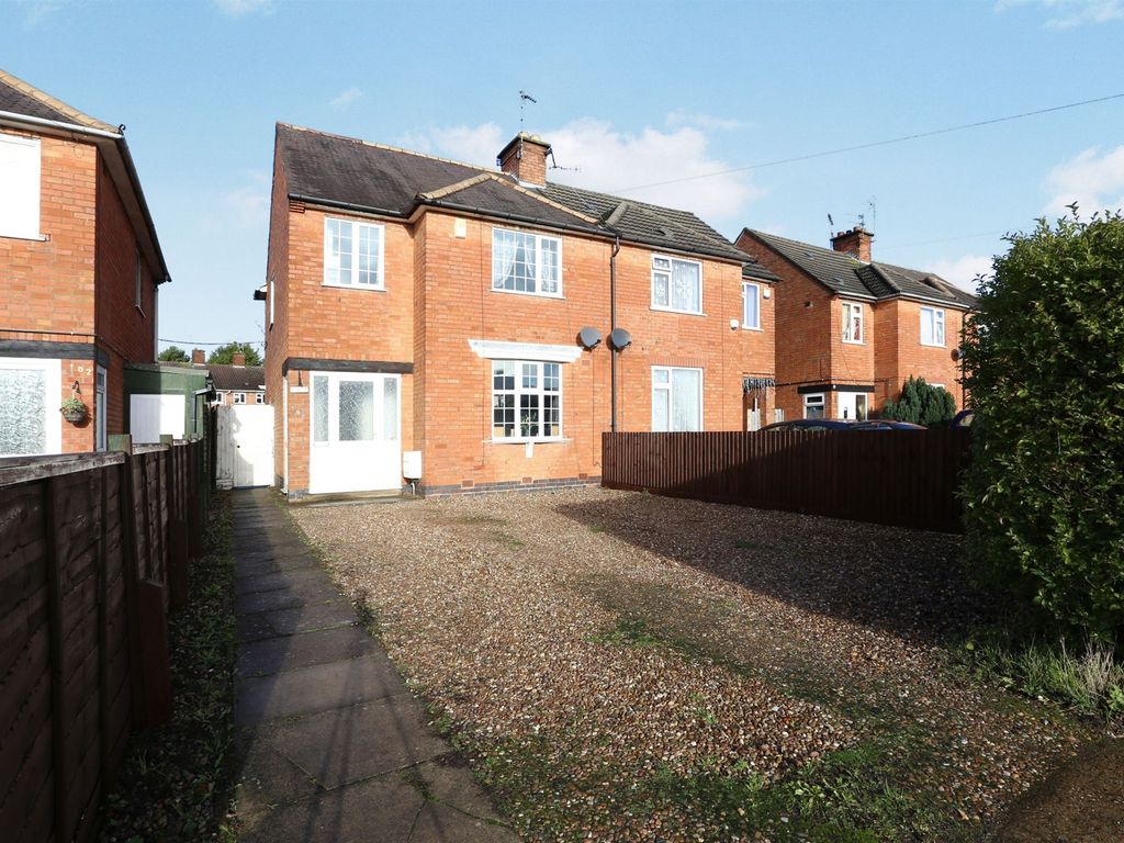 3 bed semidetached house for sale in Grove Road, Blaby, Leicester LE8